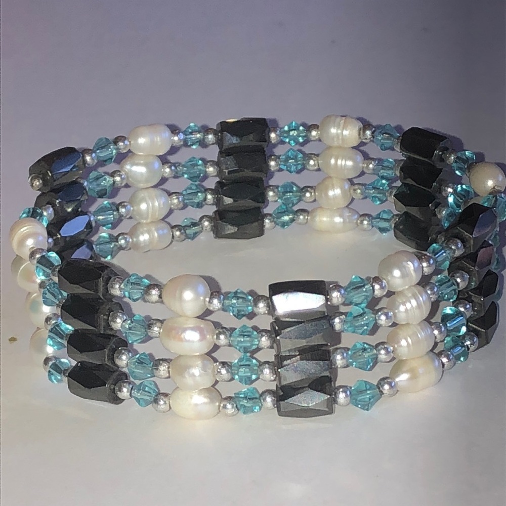 Elegant Pearl and Magnetic Hematite Beaded Boho Bracelet